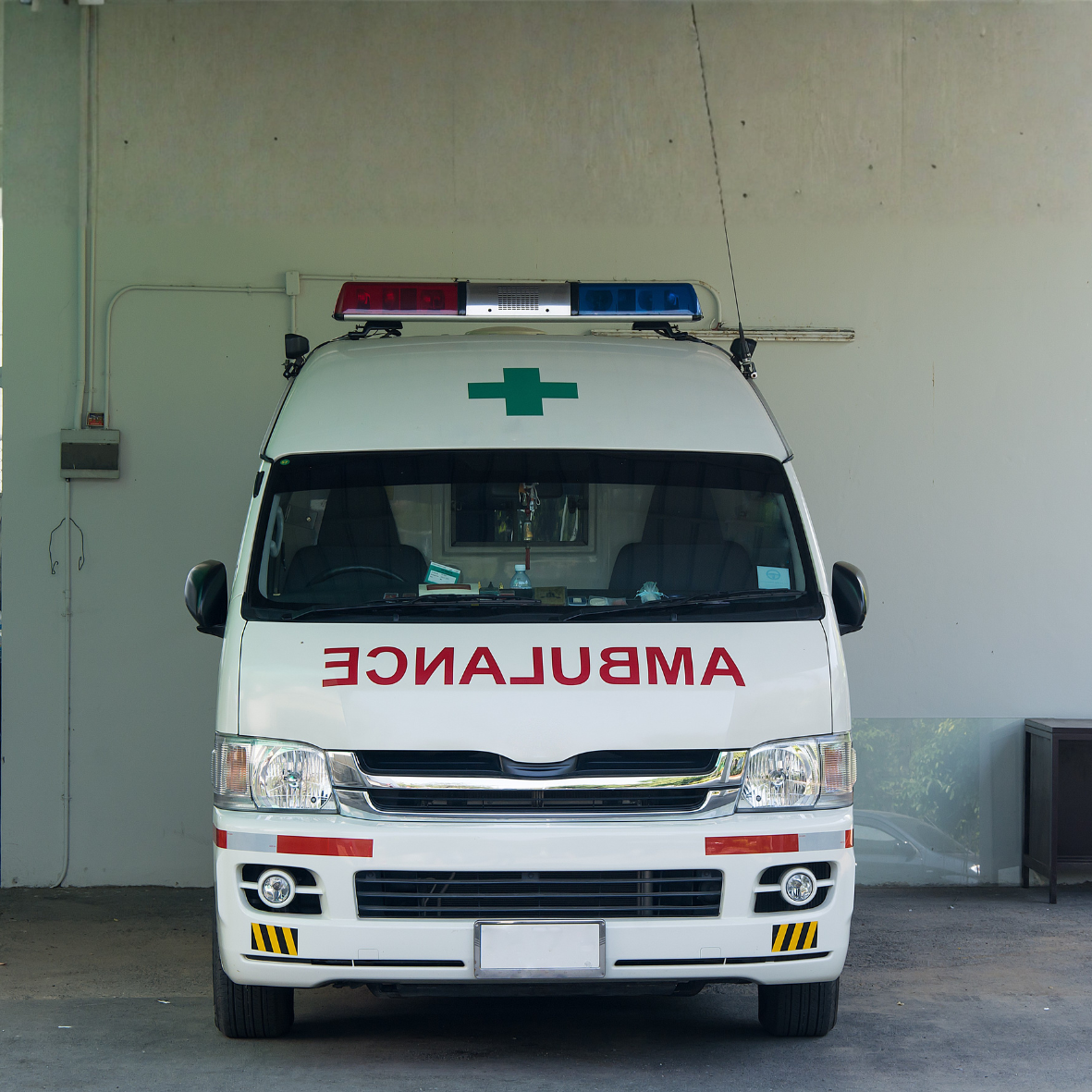 24/7 emergency ambulance parked at Farid Hospital & Maternity Care, Kalyan, equipped for fast medical response and critical patient transportation.